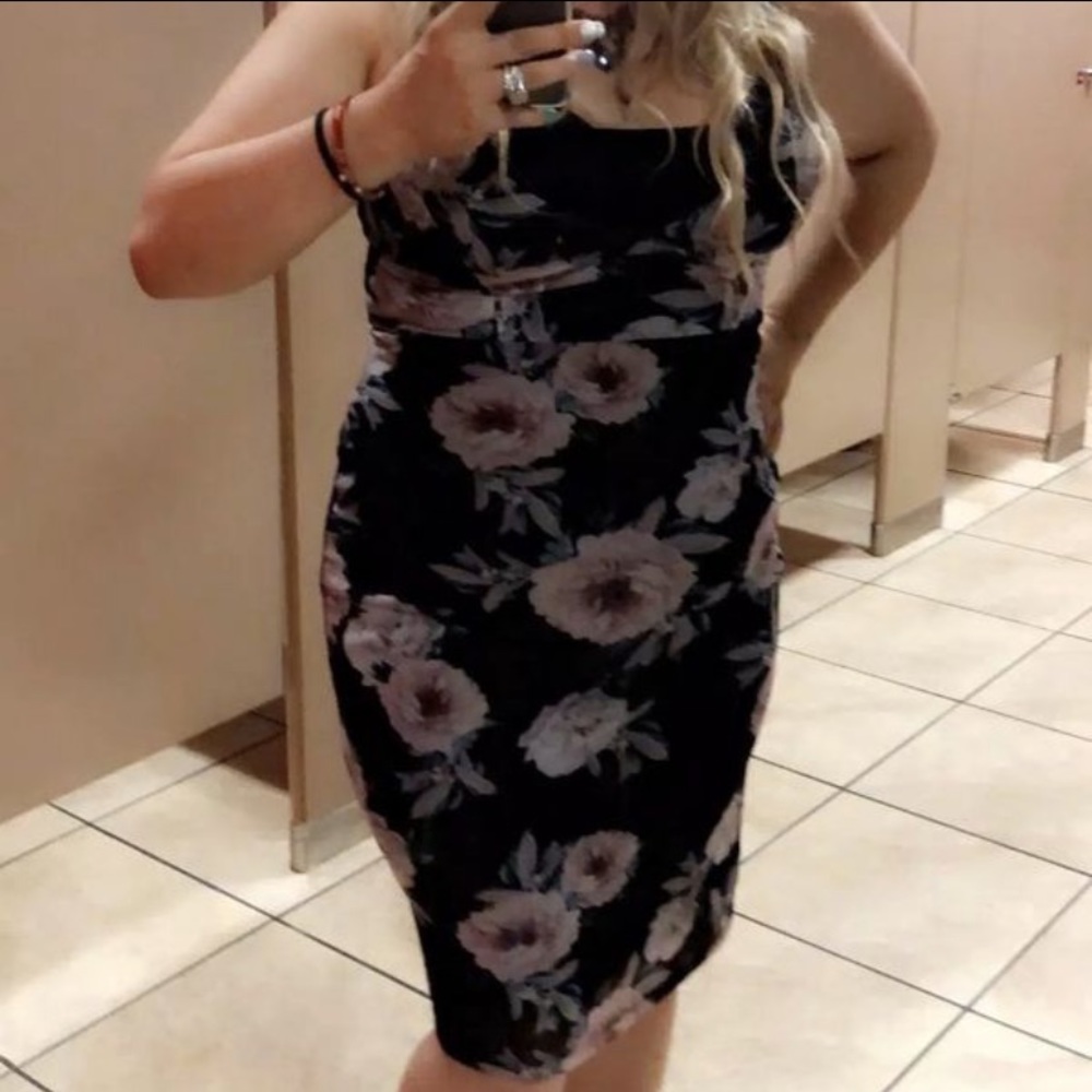 Black dress 👗 with pink flowers